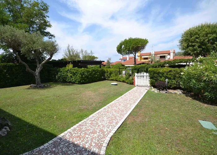 Albarella Con Piscina Vicina Al Mare Villa *